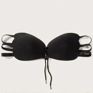 Black strapless bra